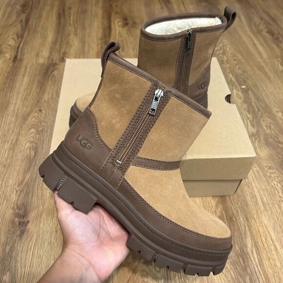 UGG Ashton waterproof platform ankle boots booties shoes women’s 9 new - Picture 1 of 7